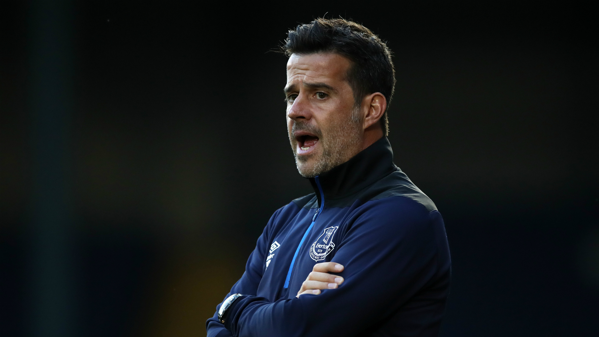 是显得捉襟 是显得捉襟